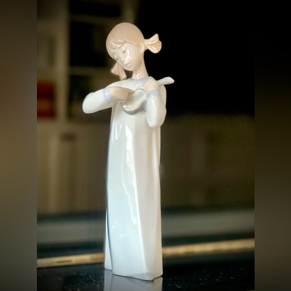 Lladro Girl with Guitar Porcelain Figurine